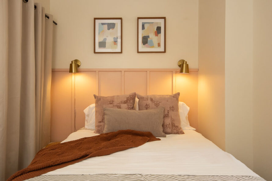 Prime Location Downtown Fargo 1 Bedroom Apartment • Annex 215 • The Orange Room