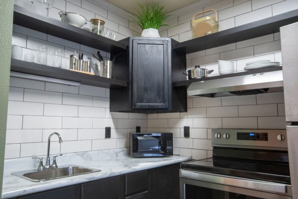 113_ROBERTS_STREET_NOV_2021_KITCHEN_1