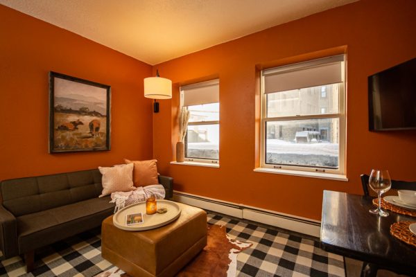 AIRBNB_THE_ANNEX_ROOM_215_ORANGE_ROOM-01