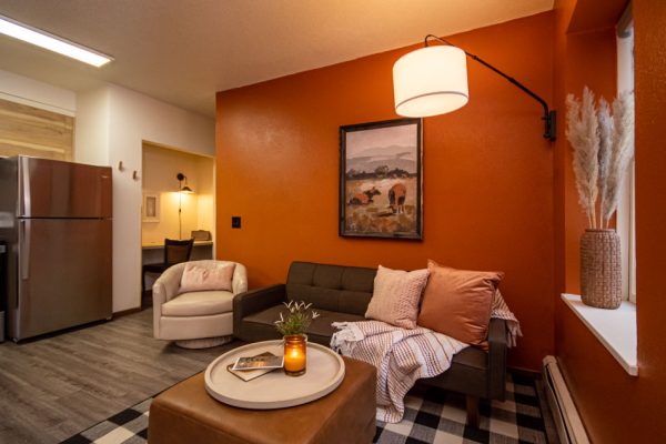 AIRBNB_THE_ANNEX_ROOM_215_ORANGE_ROOM-03