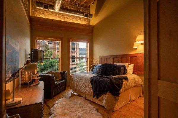 AirBNB-9GUESTROOM