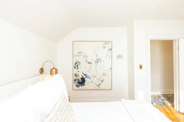milos-bedroom-art