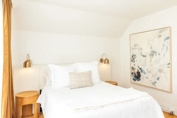 milos-bedroom